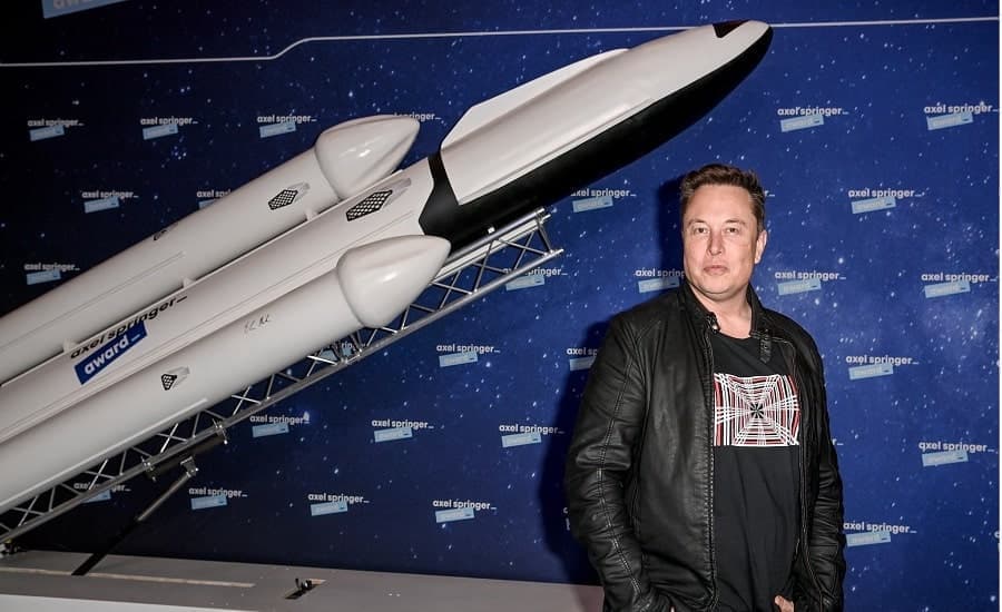 116054707 spacex min - Ο Elon Musk θα μπορούσε να γίνει ο πρώτος τρισεκατομμυριούχος χάρη στη SpaceX
