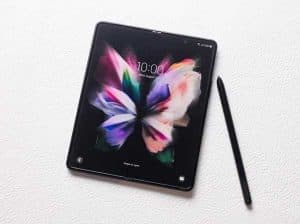 1634216961 820 06 galaxyzfold3 5g s pen phantomblack 300x224 - Συνέντευξη του επικεφαλής του τμήματος Κινητής Τηλεφωνίας της Samsung Electronics Hellas, Άρη Παρασκευόπουλου
