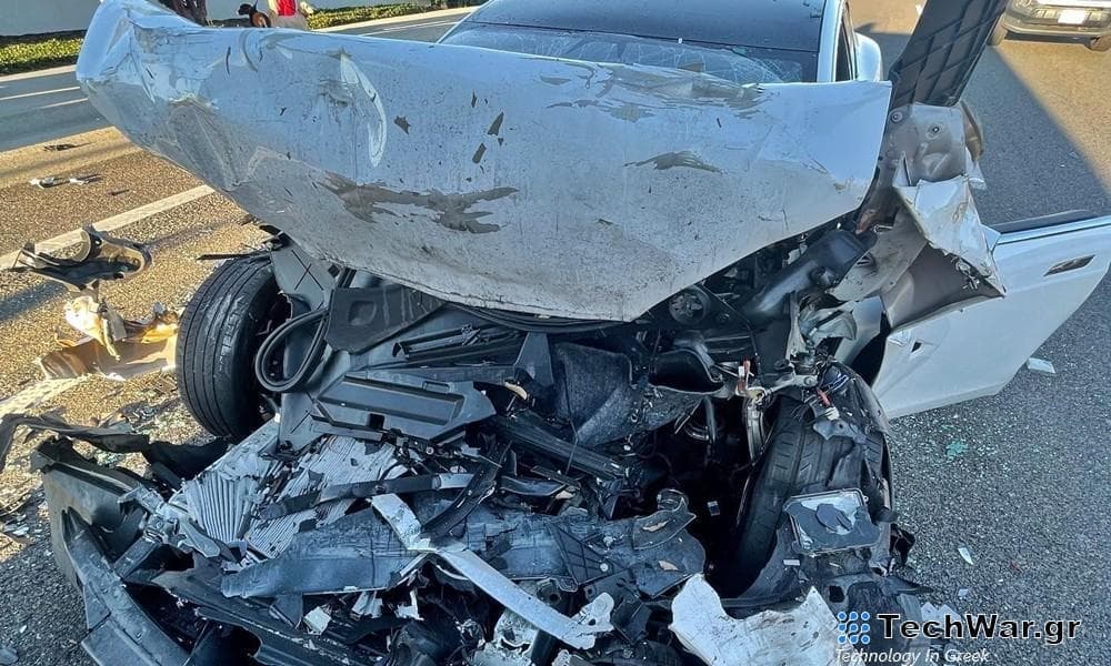 211217185107 Tesla Model S Crash 2 - Αντανάκλαση του ήλιου έστειλε Tesla Model S στη καταστροφή