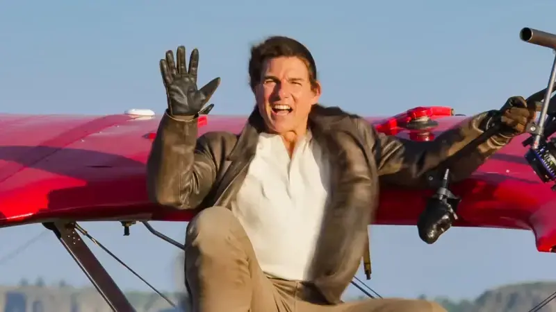 tom cruise ekane ekplhksh se zeygari mission impossible 7.webp - Tom Cruise: Κάνει “βουτιά θανάτου“ στο νέο υλικό του Mission Impossible 7 (ΦΩΤΟ)