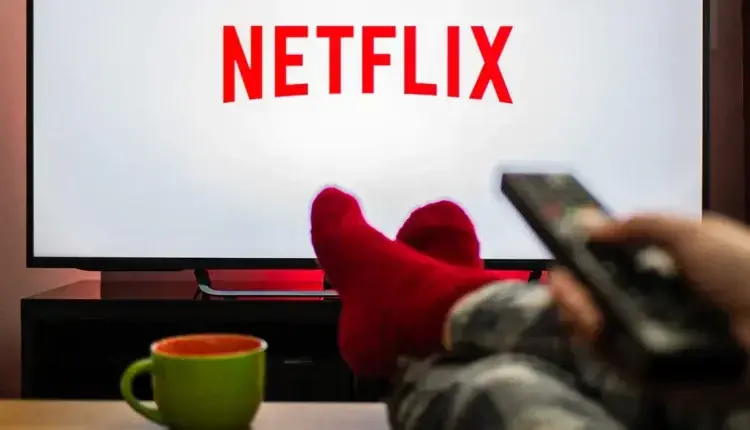 Δείτε τις σειρές που “λιώνουν” οι Έλληνες σήμερα στο Netflix – Το Wednesday και πάλι στη δεκάδα