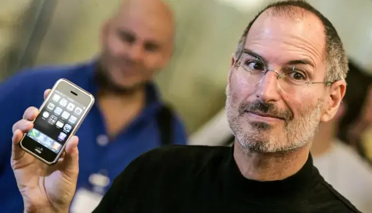 Πρώην υπάλληλος της Apple πούλησε σφραγισμένο το original iPhone σε εξωφρενική τιμή!