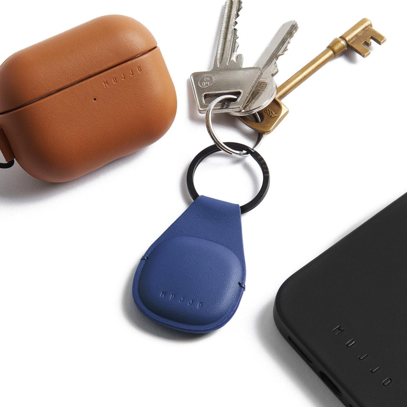 CANOPYAIRTAGBLUE8 1359x - Mujjo Canopy AirTag Keychain Review: Ένας κομψός τρόπος για να τοποθετήσετε το AirTag σας CANOPYAIRTAGBLUE8 1359x - Mujjo Canopy AirTag Keychain Review: Ένας κομψός τρόπος για να τοποθετήσετε το AirTag σας