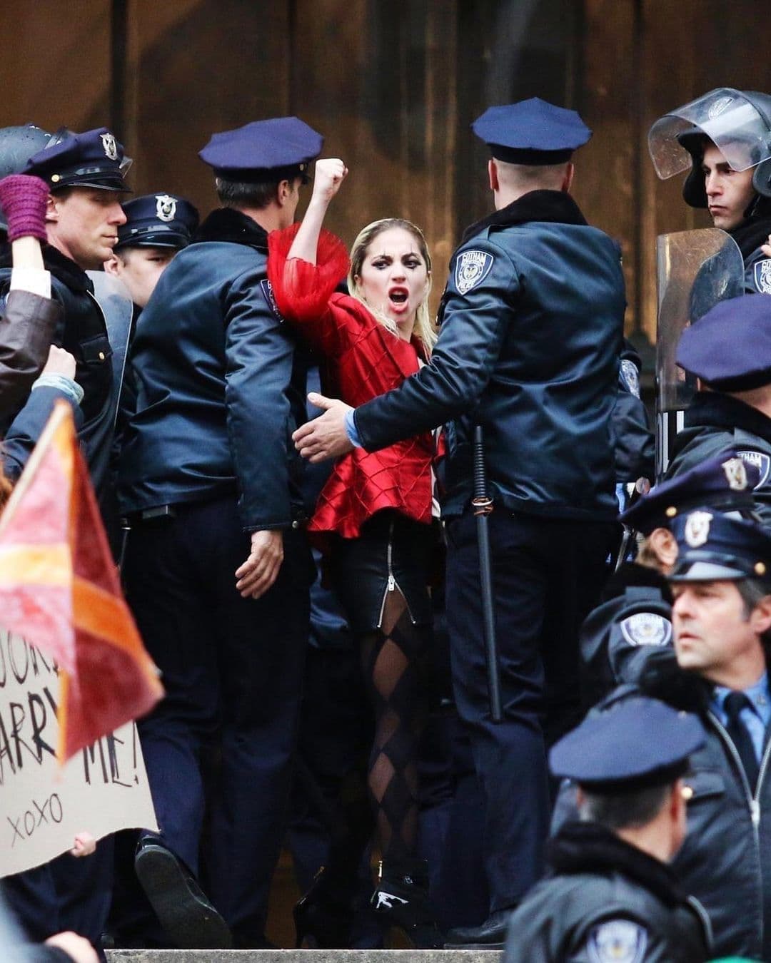 Lykbq5J - Joker 2: Η Harley Quinn της Lady Gaga αποκαλύπτεται και αυτή θα είναι η στολή της