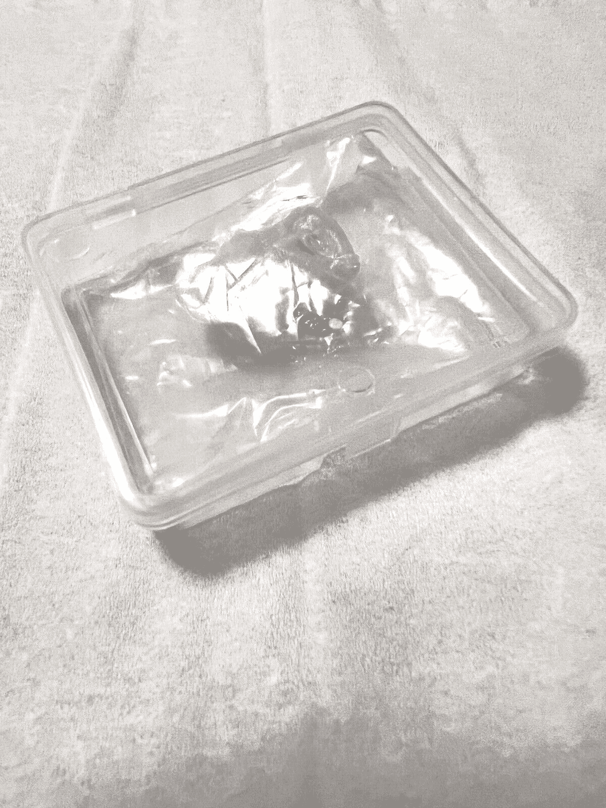 UW2irVx - Robert Downey Jr: Χαμός στο eBay για την τσίχλα του Iron Man - Η εξωφρενική τιμή πώλησης