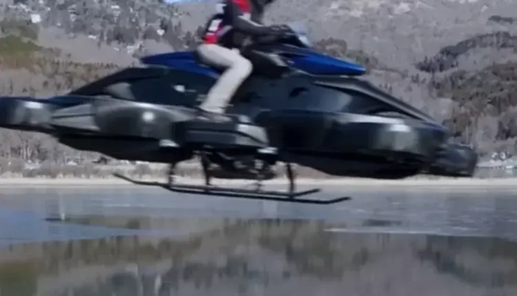 Η πρώτη «ιπτάμενη μηχανή» στον κόσμο που κοστίζει 550.000 δολάρια – «Φέρνοντας την επιστημονική φαντασία στη ζωή»