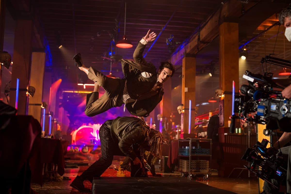 rXI2KaZ - Renfield: Δείτε ξανά τον Nicolas Cage ως Κόμη Δράκουλα!