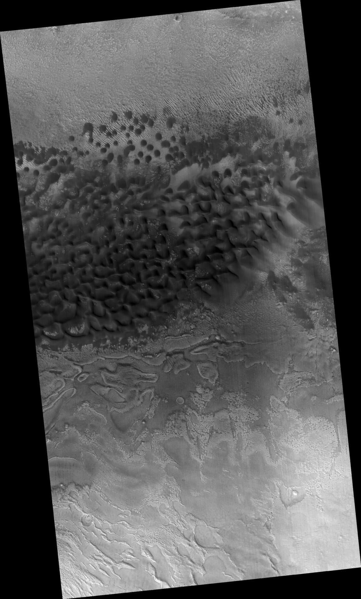 tripesaris1 - Οι «μαύρες τρύπες» του Άρη (βίντεο)