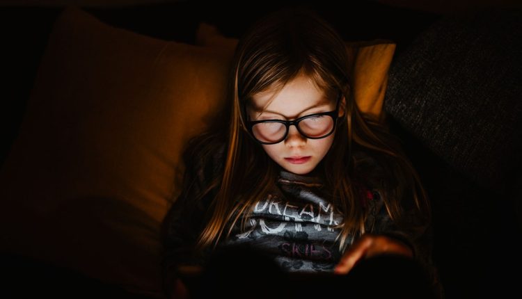 Ένα νομοσχέδιο των ΗΠΑ θα απαγόρευε στα παιδιά κάτω των 13 ετών να συμμετέχουν στα μέσα κοινωνικής δικτύωσης