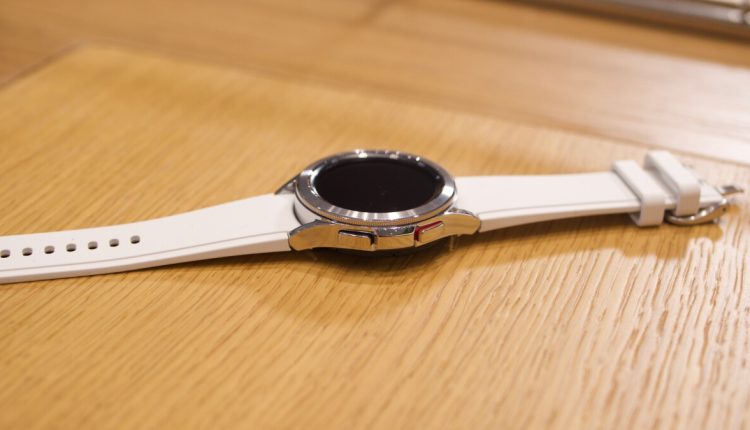 Σύμφωνα με πληροφορίες, το Galaxy Watch 6 Pro της Samsung θα μοιάζει πολύ με το Galaxy Watch 4 Classic