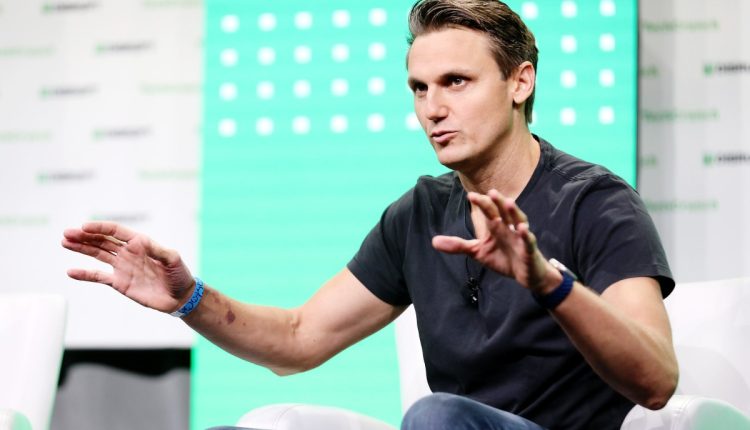 Το Clubhouse πρέπει να διορθώσει τα πράγματα και σήμερα μείωσε περισσότερο από το ήμισυ του προσωπικού