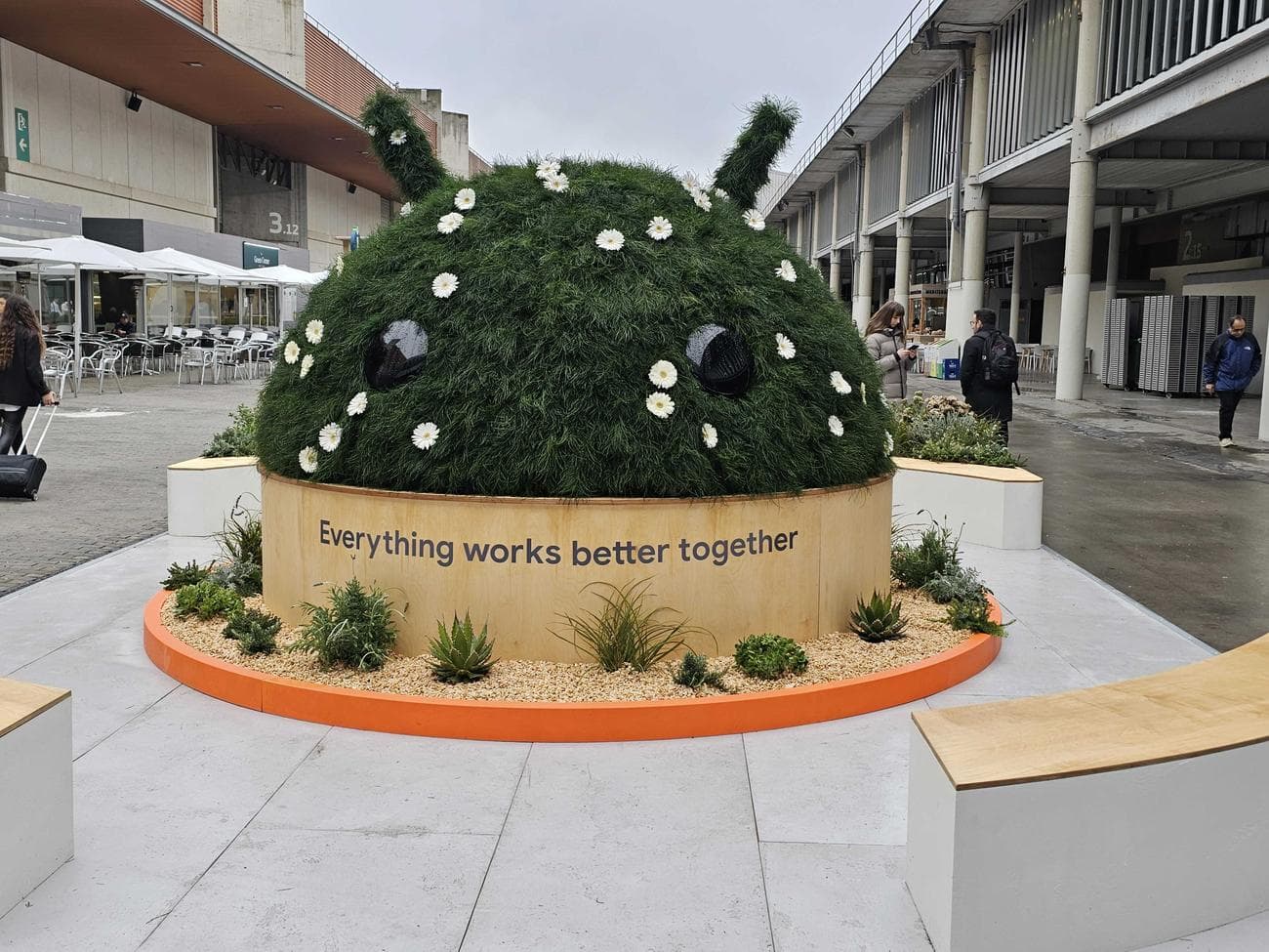 Το περίπτερο Android της Google στο MWC 2023 στη Βαρκελώνη.