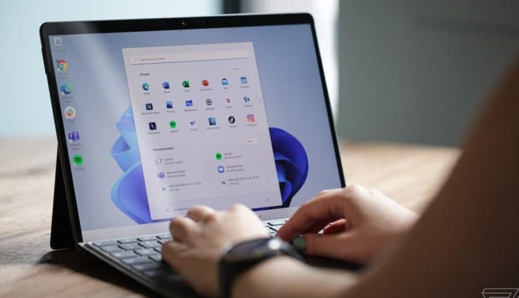 Windows 11’s photos app is getting slideshows and a blemish removal tool