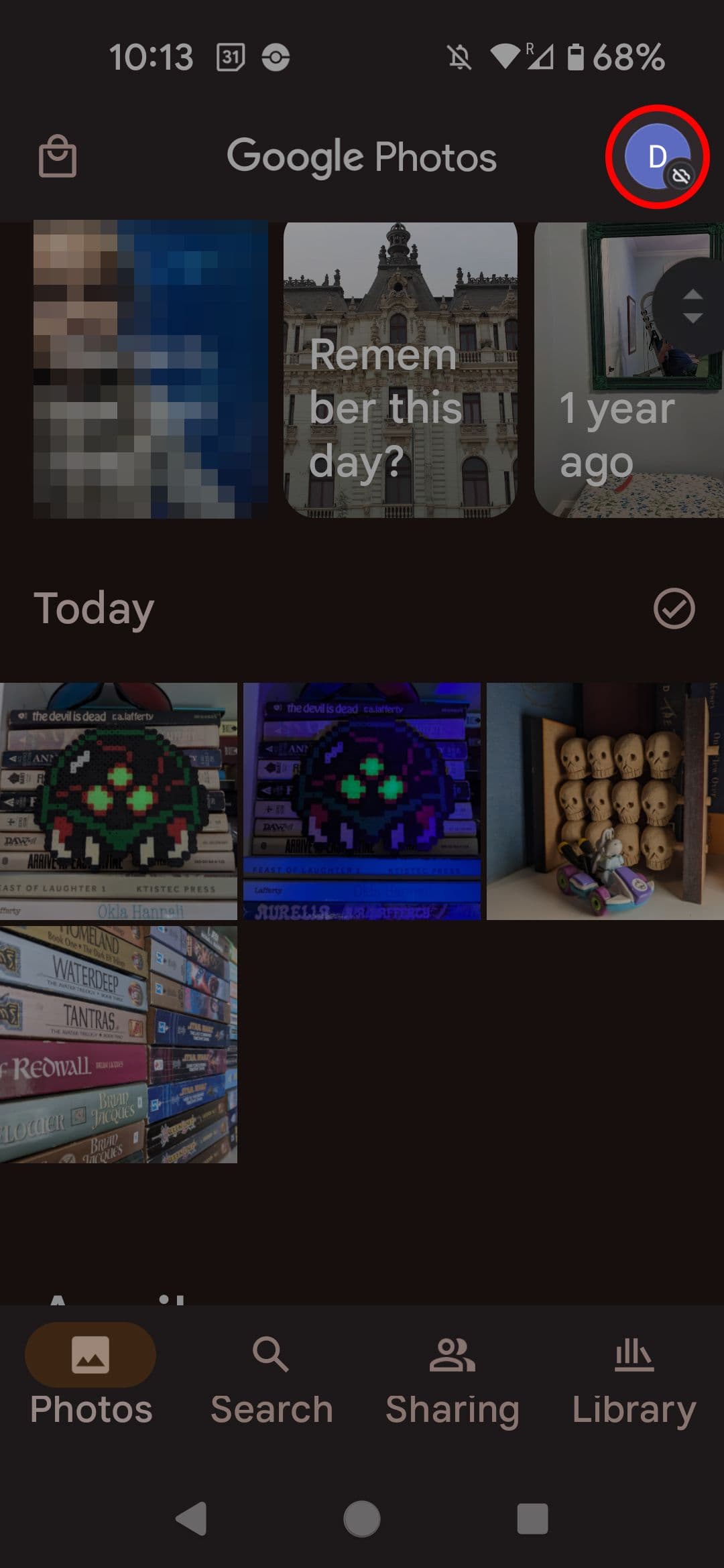 Google Photos main page highlighting the user icon