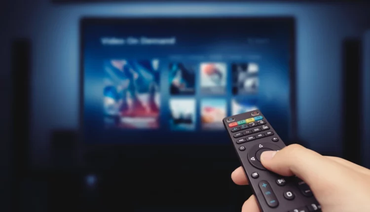 Έρχονται δωρεάν τηλεοράσεις με δευτερεύουσα οθόνη για διαφημίσεις