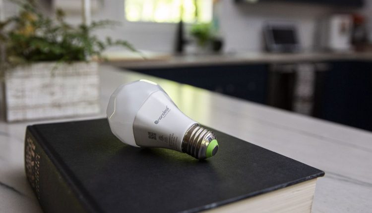 Αναθεώρηση έξυπνων φώτων Nanoleaf Essentials Matter: Ένας καλύτερος λαμπτήρας