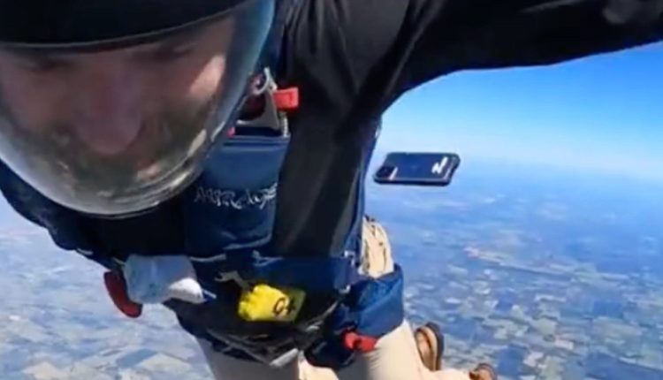 Δείτε αυτό το iPhone να επιβιώνει από πτώση 14.000 ποδιών σε ατύχημα με αλεξίπτωτο [Βίντεο]