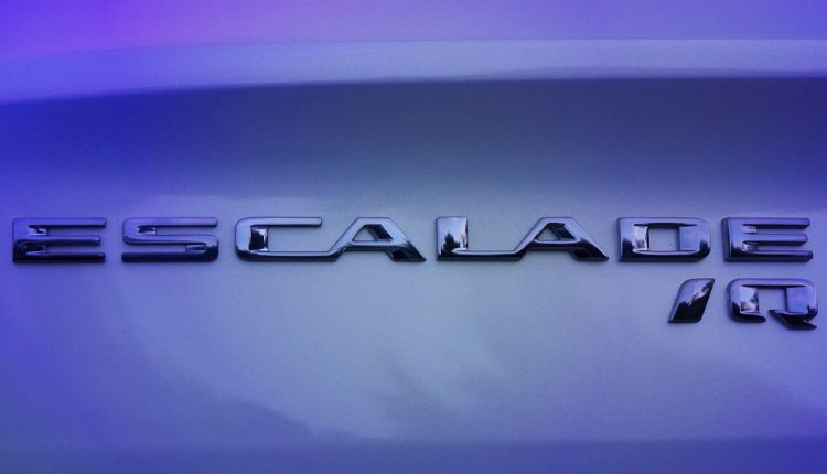 Η GM κατασκευάζει μια πλήρως ηλεκτρική Cadillac Escalade
