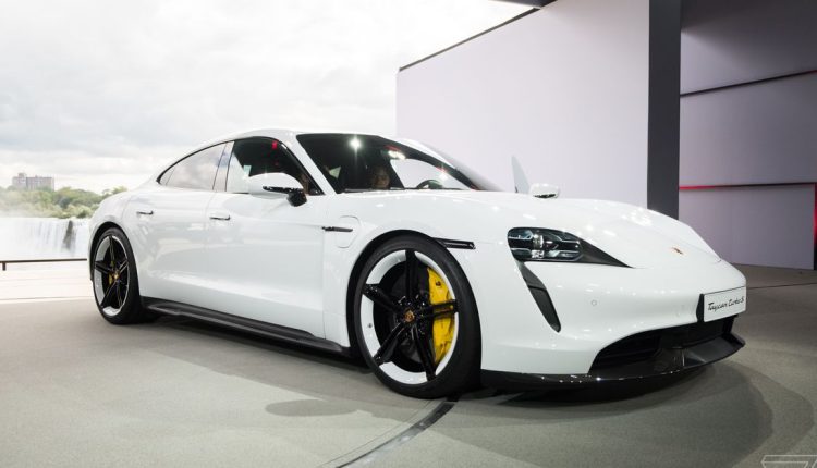 Η Porsche Taycan είναι το δεύτερο αυτοκίνητο που υιοθετεί το EV Routing των Χαρτών της Apple