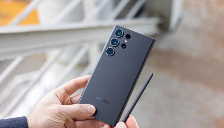 Η Samsung διέταξε μια πλήρη αναθεώρηση του επιχειρηματικού μοντέλου των τηλεφώνων της