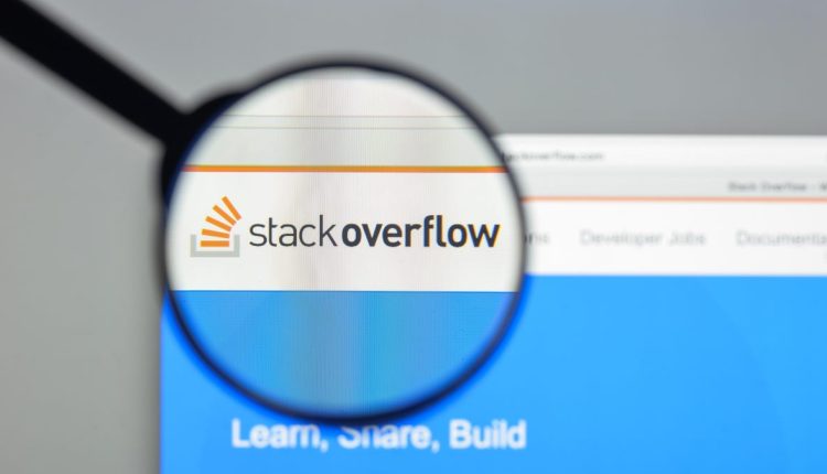Η επισκεψιμότητα υπερχείλισης στοίβας μειώνεται καθώς οι κωδικοποιητές επιλέγουν τη βοήθεια ChatGPT
