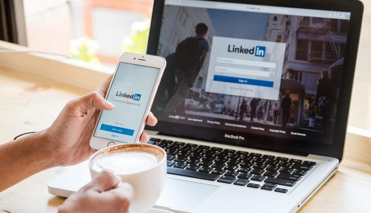 Η νέα λειτουργία LinkedIn AI μπορεί πραγματικά να σας βοηθήσει να προσληφθείτε