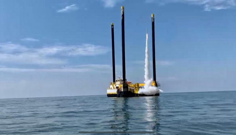 Η νεοσύστατη εταιρεία της Βιρτζίνια εκτοξεύει Rockets From Mobile Sea Platform
