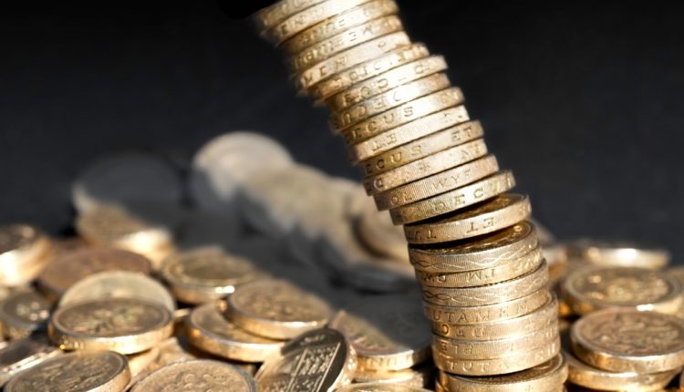 Καθώς ένας άλλος τραπεζικός εταίρος καταρρέει, η τεχνολογία αισθάνεται το χάσμα