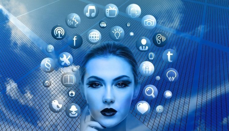 Κατάθλιψη, χαμηλή αυτοεκτίμηση, σεξουαλική παρενόχληση: Μεγάλοι κίνδυνοι για την ψυχική υγεία των νέων από τα social media