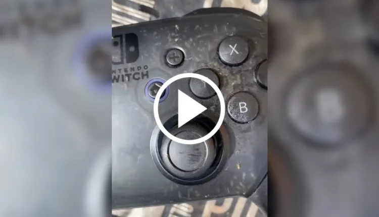 Μάλλον δεν έχετε δει πιο αηδιαστικό gaming χειριστήριο στη ζωή σας (ΒΙΝΤΕΟ)