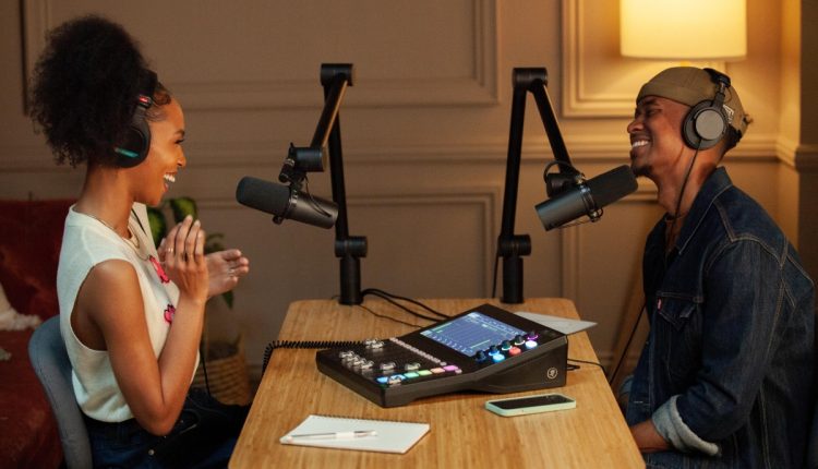 Ο Mackie τελικά αναλαμβάνει το Rodecaster με τον δικό του πίνακα podcasting