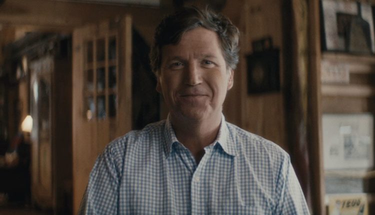 Ο Tucker Carlson βγάζει την εκπομπή του στο Twitter
