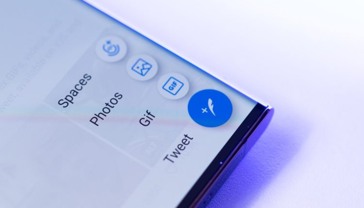 Ο Έλον Μασκ λέει ότι το Twitter θα αρχίσει να καθαρίζει τους ανενεργούς λογαριασμούς και ο αριθμός των ακολούθων θα μειωθεί
