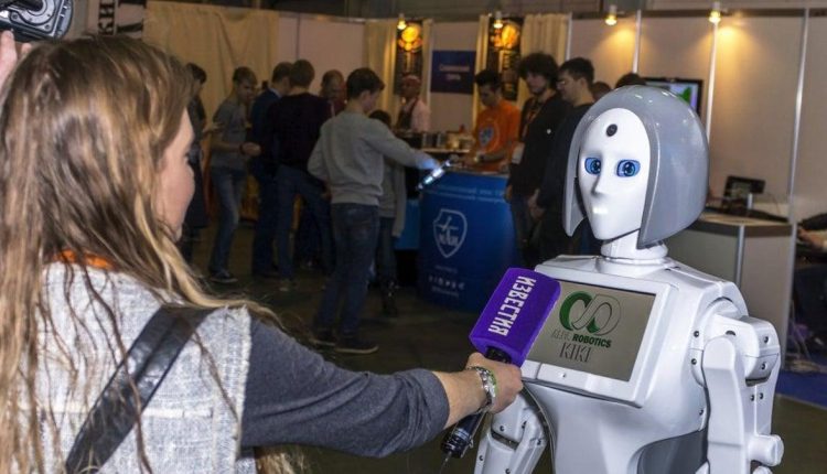 Οι Irish Times Fooled by AI-Written Op-Ed About Fake Tans, Racism
