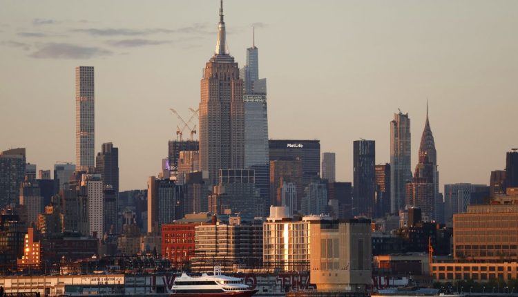 Οι ουρανοξύστες της Νέας Υόρκης βυθίζουν την πόλη — και η κλιματική αλλαγή μπορεί να κάνει τα πράγματα χειρότερα
