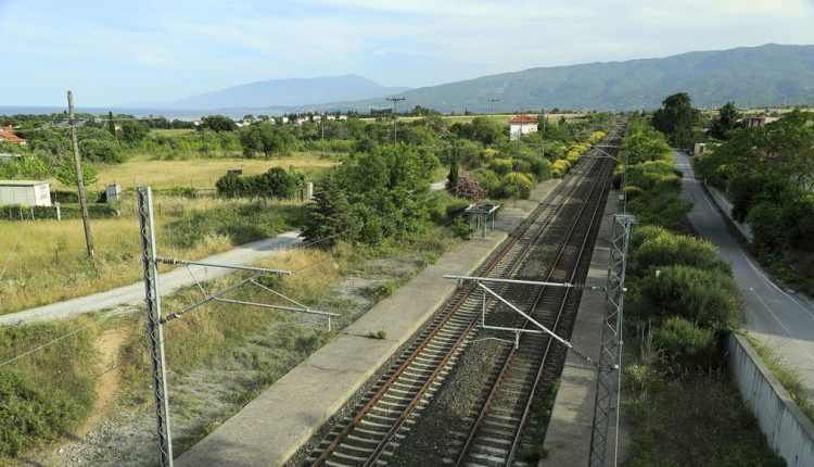 ΠΕΠΕ: Αντίθετη στην αύξηση της ταχύτητας κίνησης των τρένων από τα 100 στα 140 χιλιόμετρα