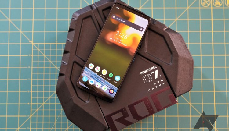 Asus ROG Phone 7 review box closed