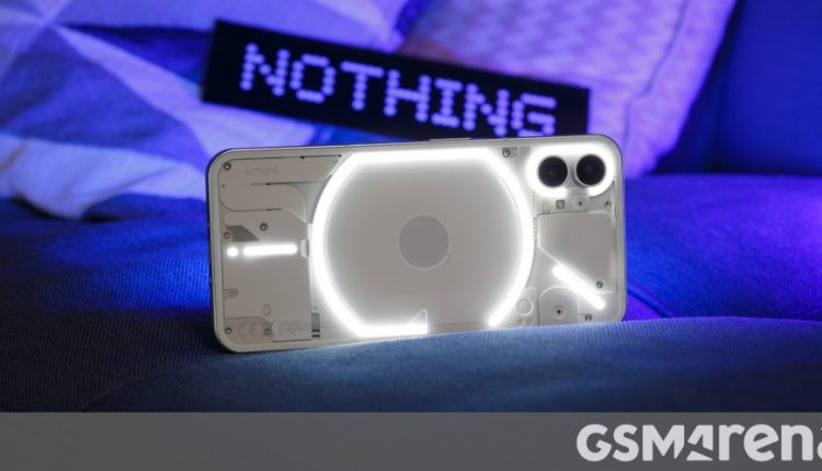 Το Nothing Phone (2) έρχεται επίσημα τον Ιούλιο με μπαταρία 4.700 mAh
