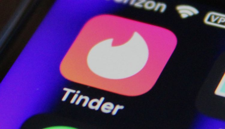 Το Tinder θα αφαιρέσει τα social handle από το bios ως μέρος των ενημερωμένων οδηγιών της κοινότητας
