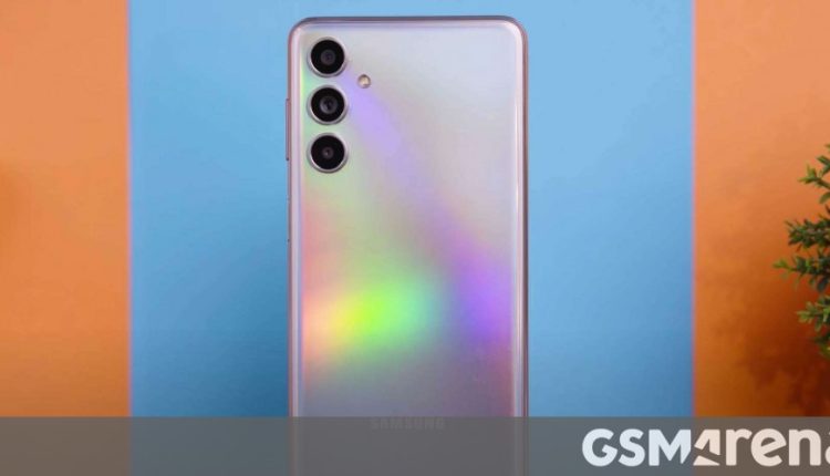 Το βίντεο Samsung Galaxy F54 τα λέει όλα
