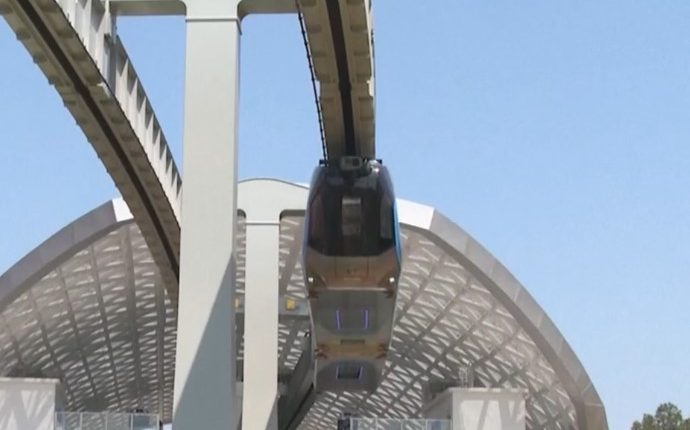 Το πρώτο «ιπτάμενο» τρένο είναι γεγονός – Σα να βγήκε από ταινία επιστημονικής φαντασίας