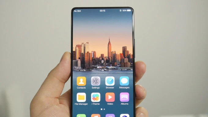 Ψηφίστε τώρα: Λαμβάνετε υπόψη τα πλαίσια γύρω από την οθόνη όταν αγοράζετε ένα smartphone;