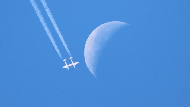 Virgin Galactic: Ξεκινά εμπορικές πτήσεις στο διάστημα μέσα στον μήνα