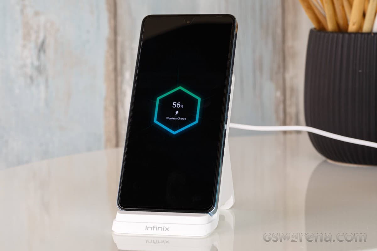 Δοκιμή φόρτισης Infinix Note 30 VIP - η ταχύτερη ασύρματη φόρτιση στην κατηγορία του