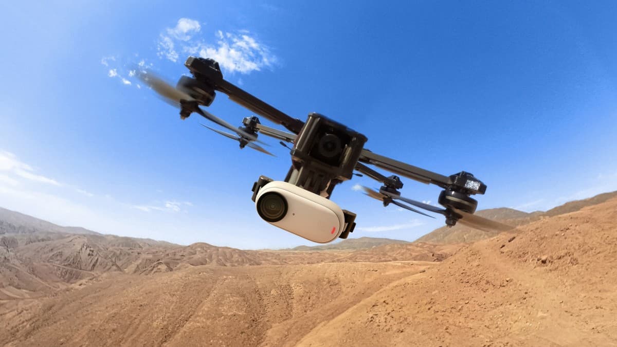 Ανακοινώθηκε το Insta360 GO 3: μια μικροσκοπική κάμερα δράσης με αναδιπλούμενη οθόνη δράσης