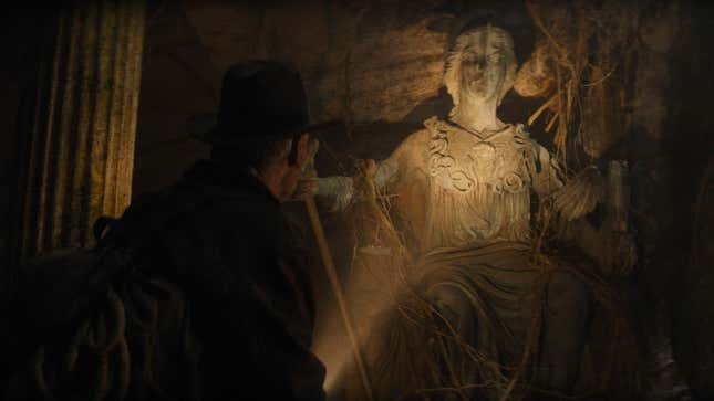 Το ίδιο παλιό Indy, λύνει γρίφους κάτω από το έδαφος.