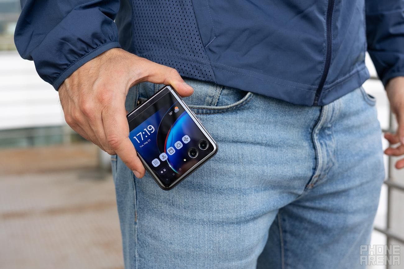 Motorola Razr Plus (2023) Review: Solid Galaxy Flip alternative