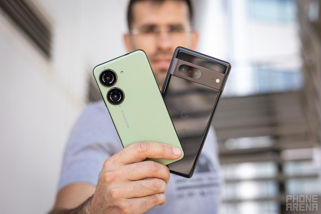 Asus Zenfone 10 εναντίον Google Pixel 7: Το Tiny κερδίζει τη μάχη