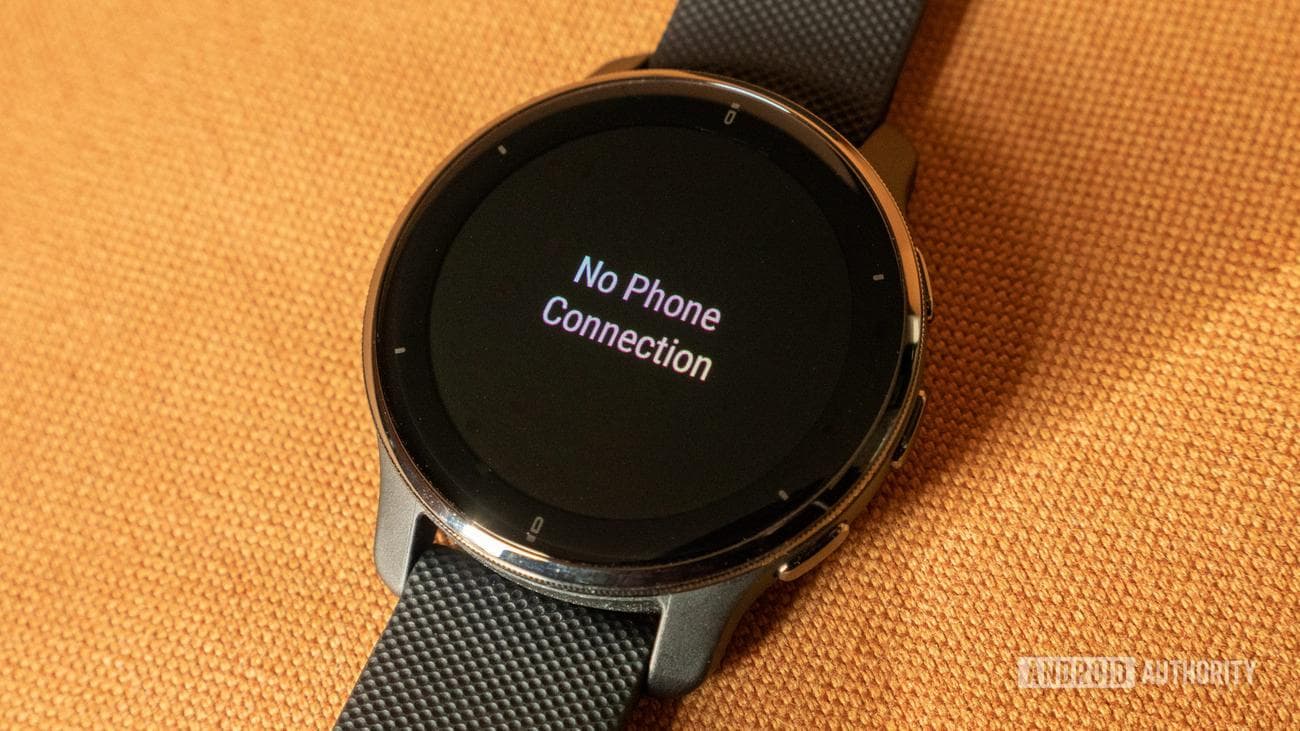 Μια εικόνα του Garmin Venu 2 Plus σε μια καρέκλα που δεν δείχνει σύνδεση τηλεφώνου