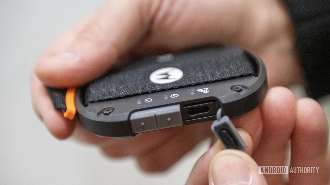 MOTOROLA DEFY Satellite LINK 7